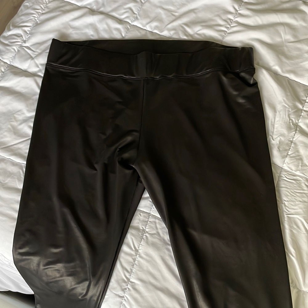 Black Shiny Leggings